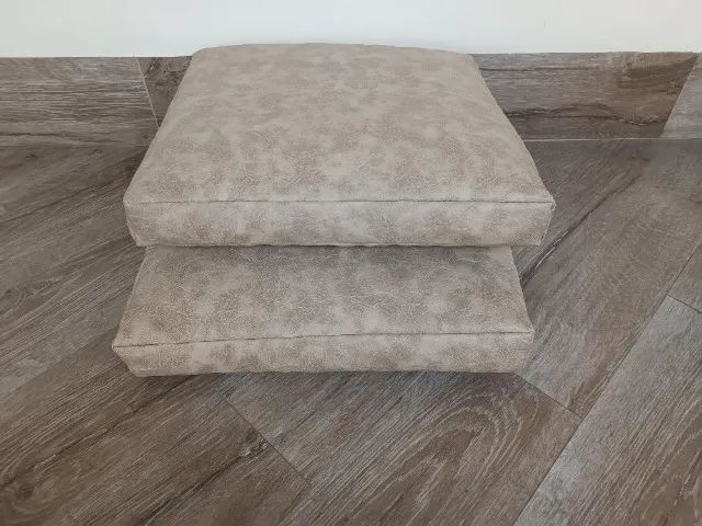 Par de Almofadas Cheias - 45x40 - Couro Sintetico Bege - Foto 4