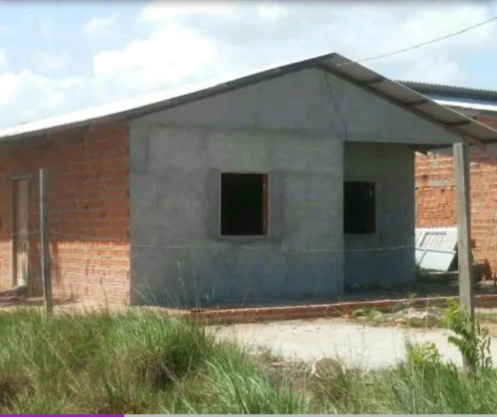 Venda de terreno com imóvel em alvenaria e em fase de acabamento. Valor R$21.000.00
