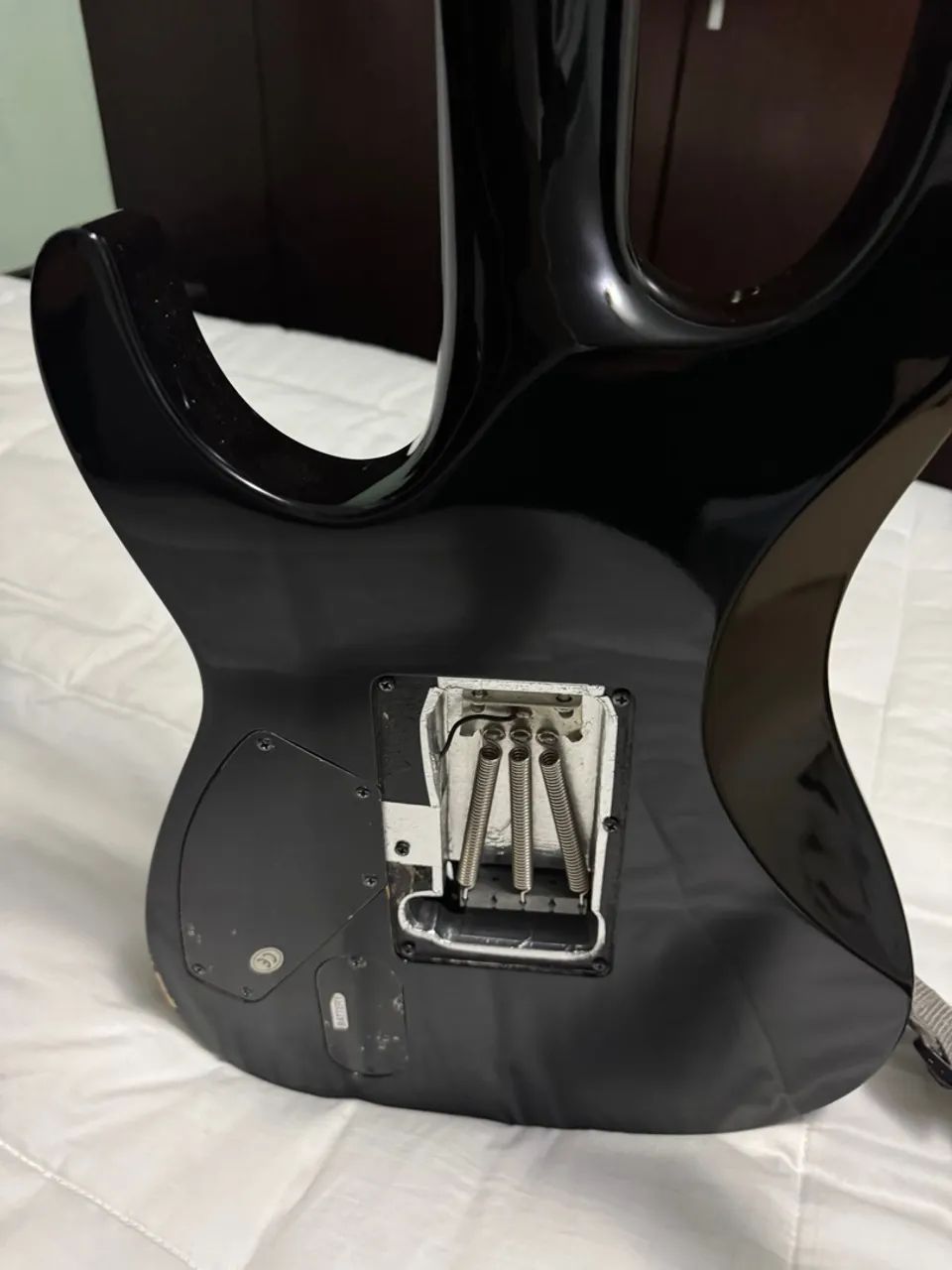 Guitarra Elétrica Preta com Ponte Floyd Rose ESP-LTD M-400 - Foto 6