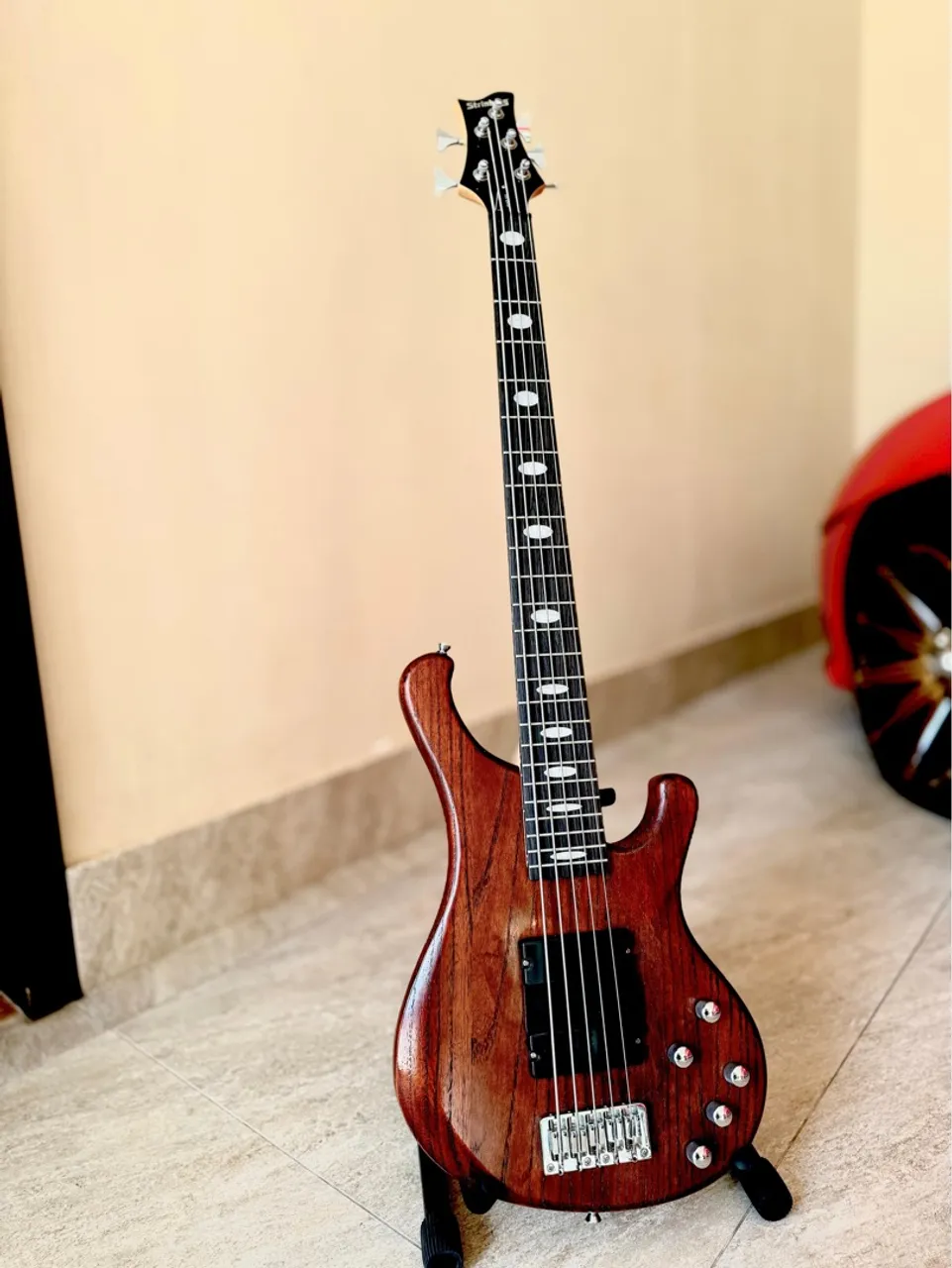 Baixo 5 Cordas strinberg sab55 ativo