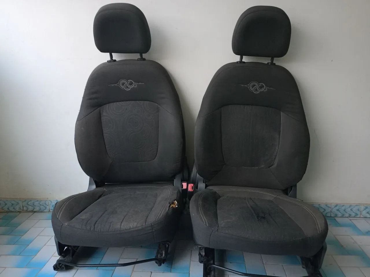 Par de bancos dianteiros para Fiat Siena 