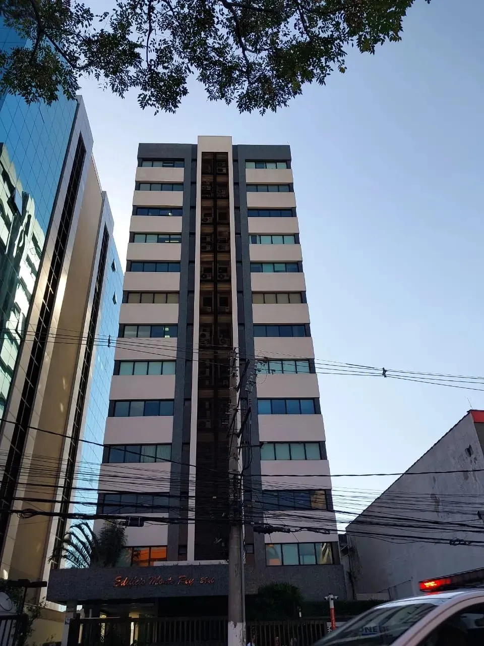 LOCAÇÃO DE SALA COMERCIAL PARA ESCRITÓRIO E CONSULTÓRIO - EXCELENTE LOCALIZAÇÃO
