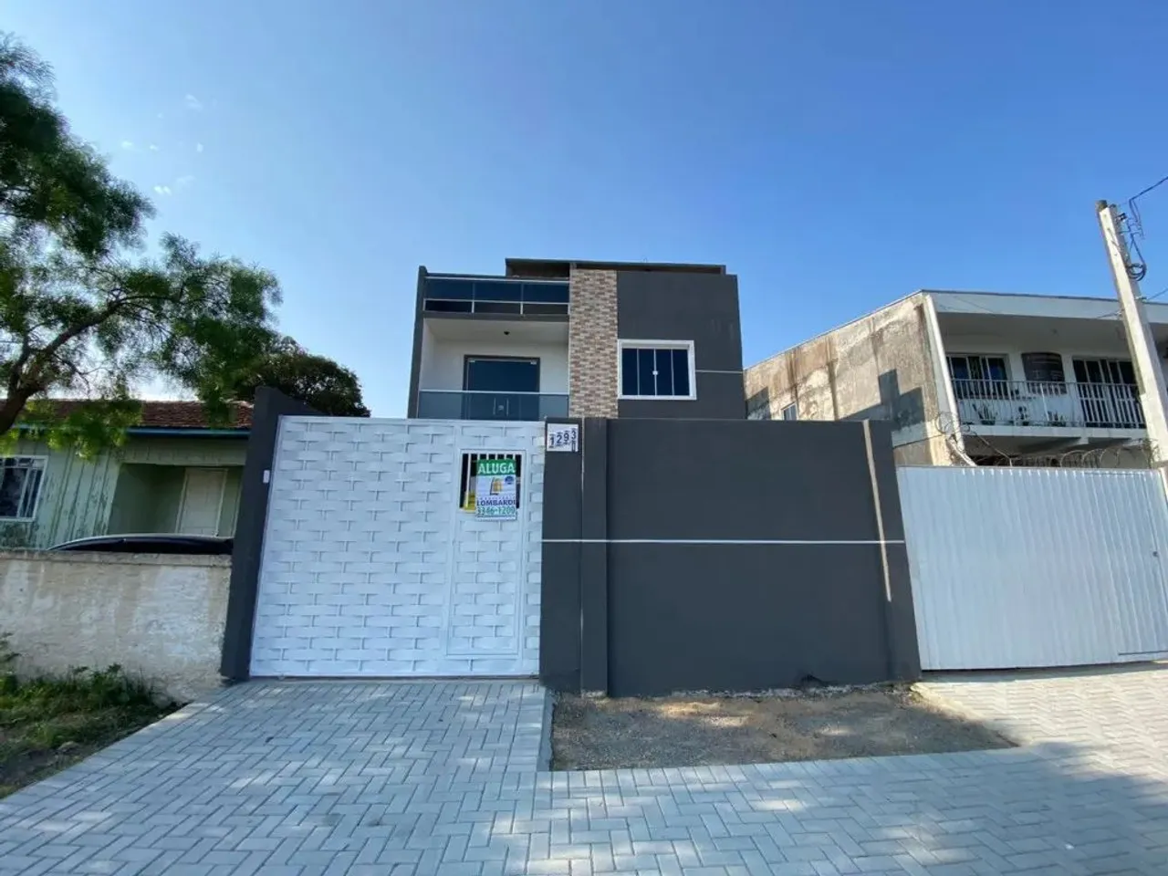 Sobrado com 3 quartos para alugar por R$ 3200.00, 120.00 m2 - PINHEIRINHO - CURITIBA/PR