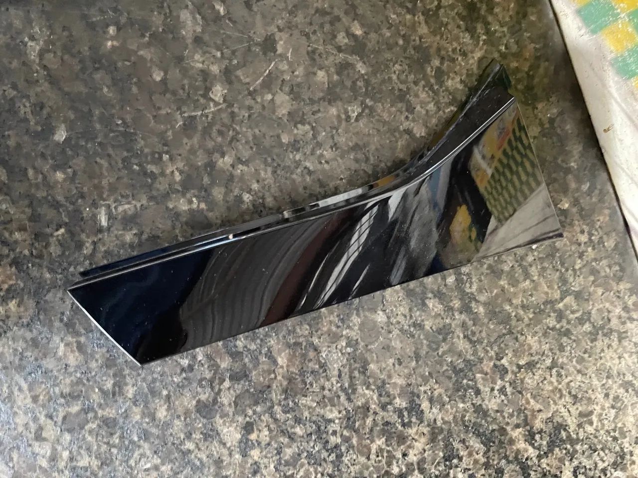 Aplique moldura black piano traseiro da mala unidade tiggo 8 2024 609000077ab 609000076ab - Foto 4