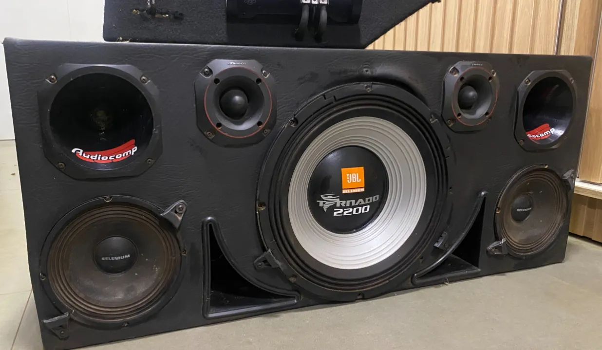 Caixa de Som Automotiva JBL Tornado e Módulo Taramps - Foto 2