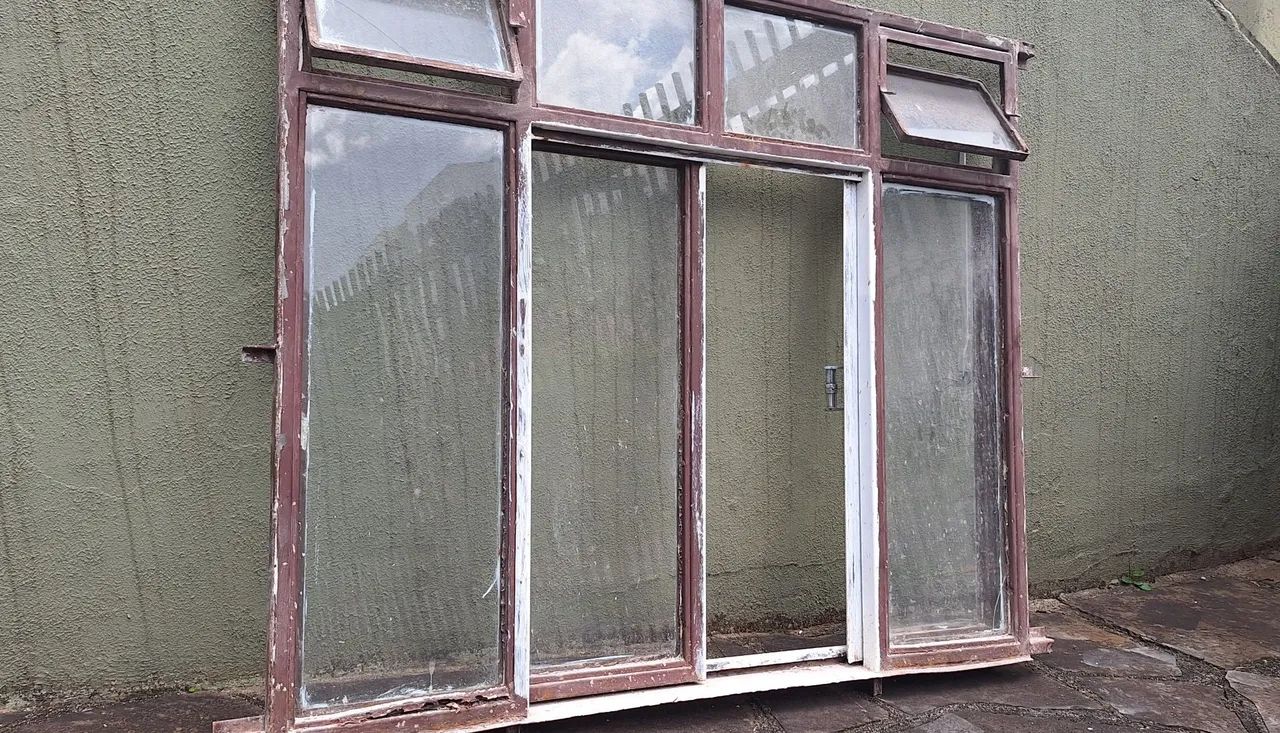 Janela 2,00 X 1,00 com vidros. - Foto 2