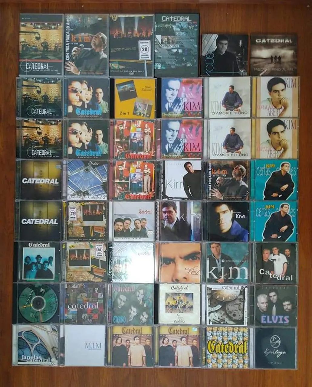 Coleção de CDs da banda Catedral