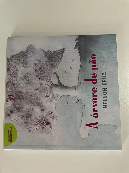 A Árvore de Pão - Livro Infantil