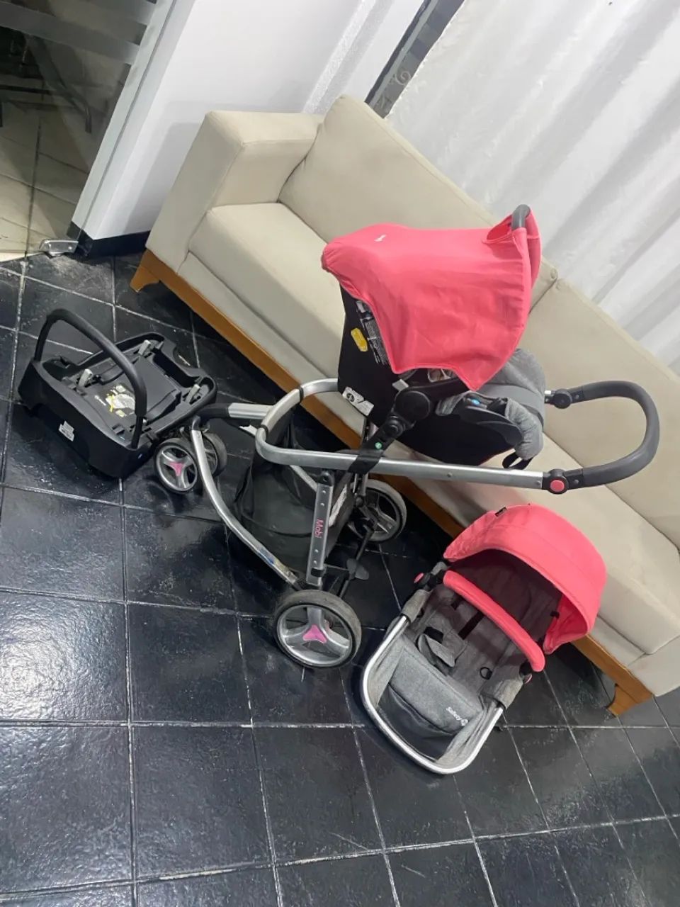 Carrinho de bebê com bebê conforto Safety - Foto 2