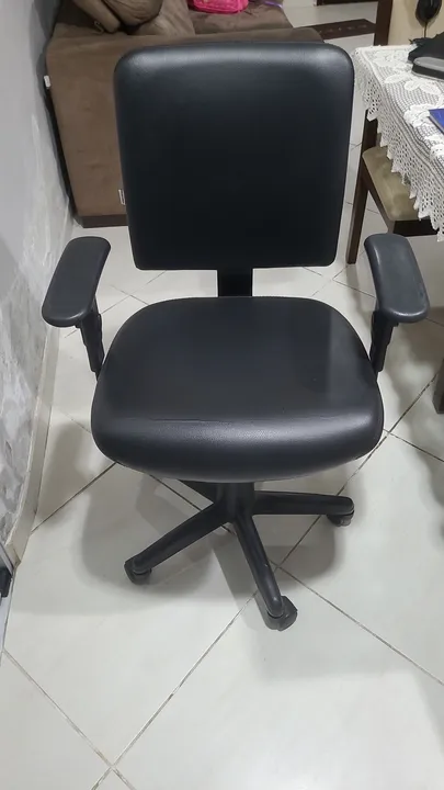 Cadeira de Escritório Giratória com Rodinhas