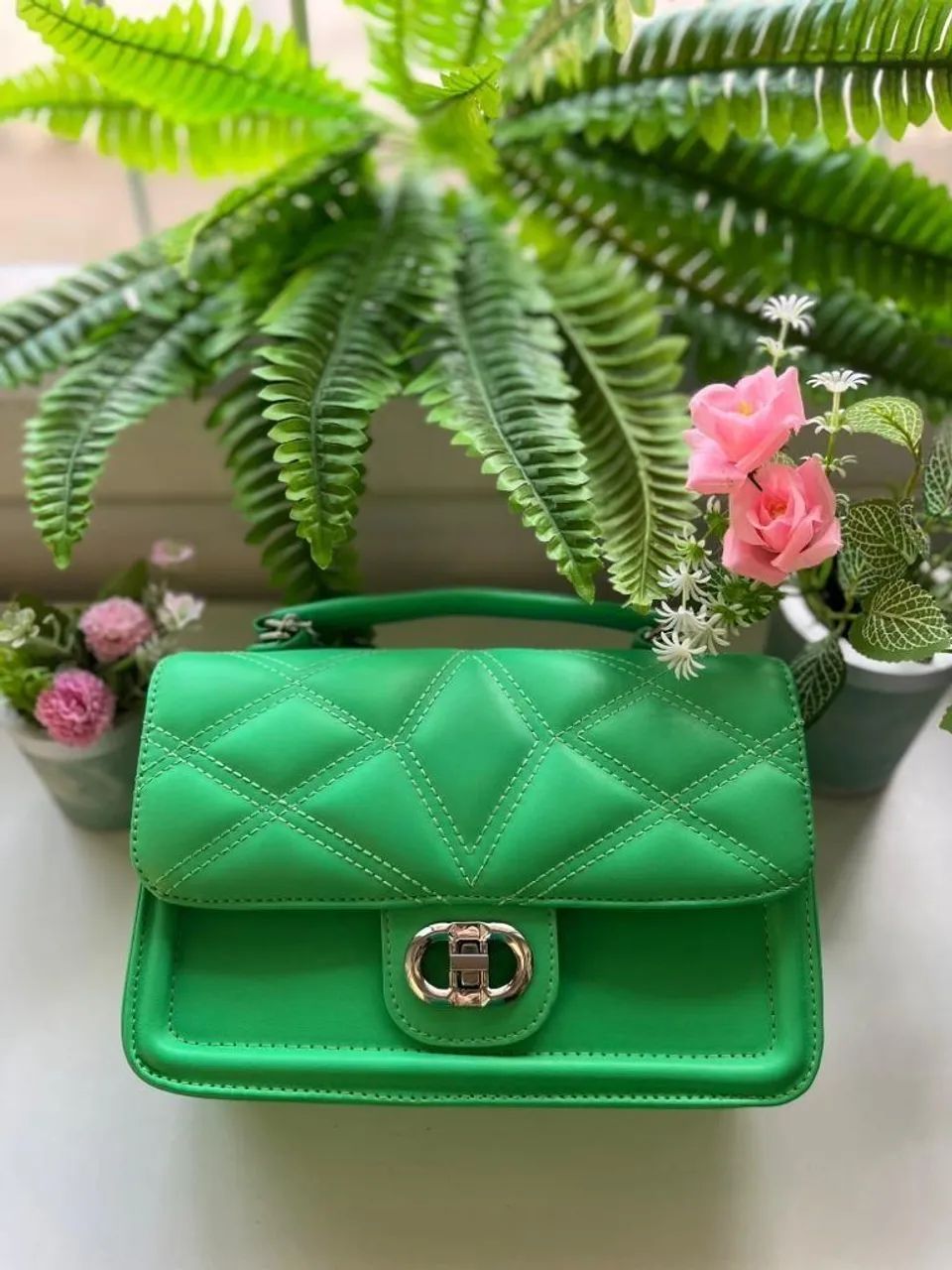 BOLSA VERDE KIWI MODERNA E SOFISTICADA - ESTILO QUE CHAMA ATENÇÃO!