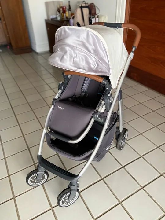 (OPORTUNIDADE) Carrinho de bebê UppaBaby Cruz