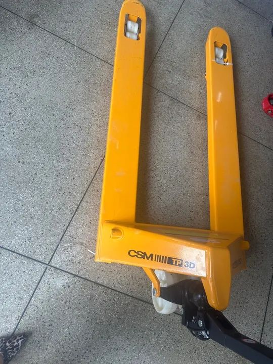 Transpaleteira manual 3Ton para transporte de cargas - Foto 2