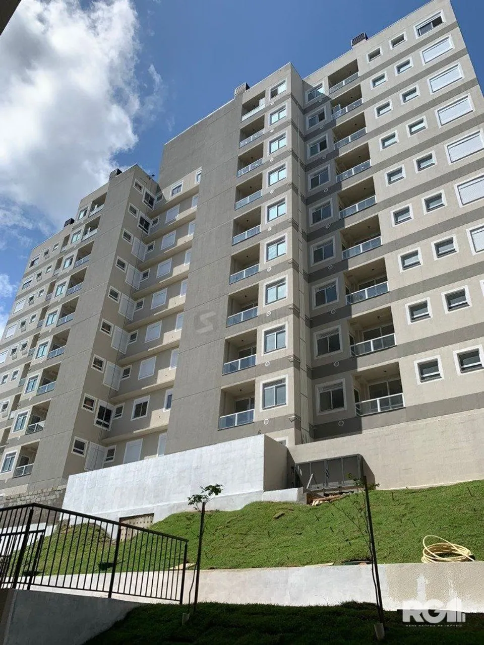 Apartamento 2 dormitóriosno Bairro Camaquã com vista para o Guaíba