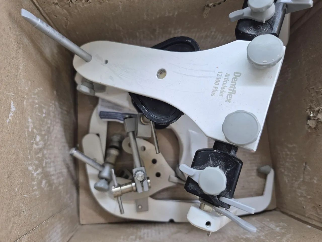 Articulador de protese novo