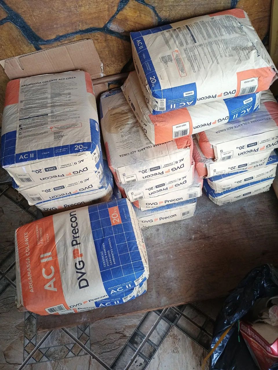 18 Argamassa Colante AC II - 20kg - DVG Precon