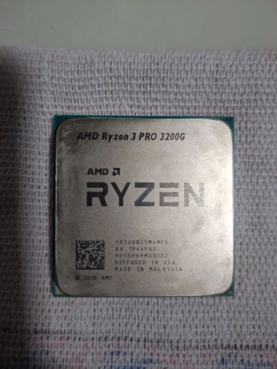Processador AMD Ryzen 3 3200G - AM4 - ACEITO TROCA