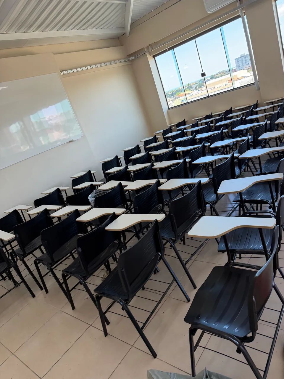 Cadeira universitária nova  - Foto 2
