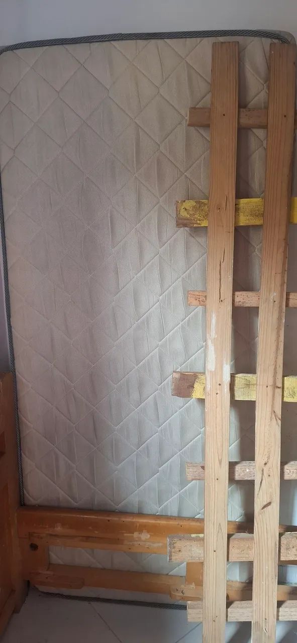 Cama madeira maciça com colchão  - Foto 3