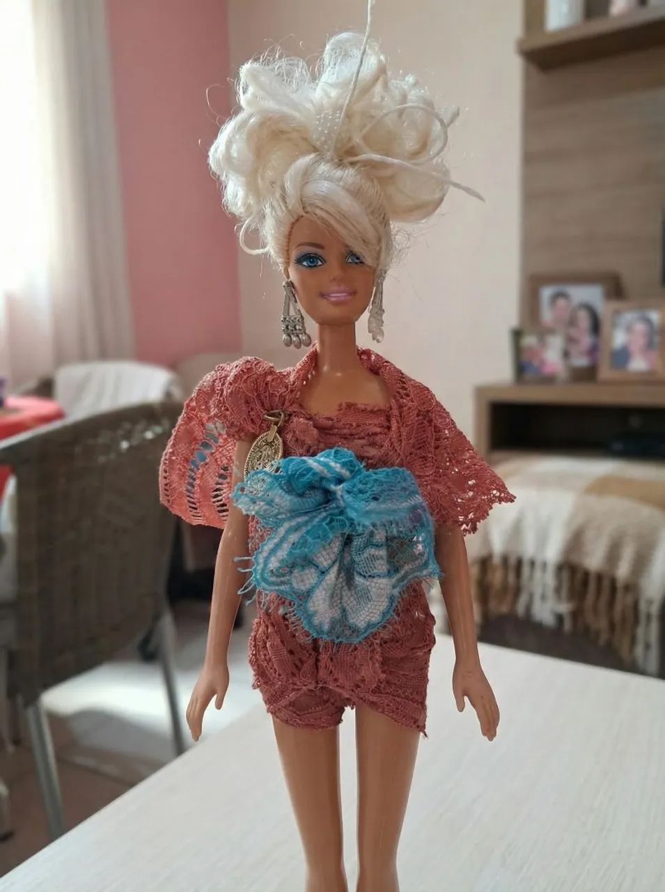 Boneca Barbie Edição Rara com o Penteado Original e Roupa em Renda Personalizada
