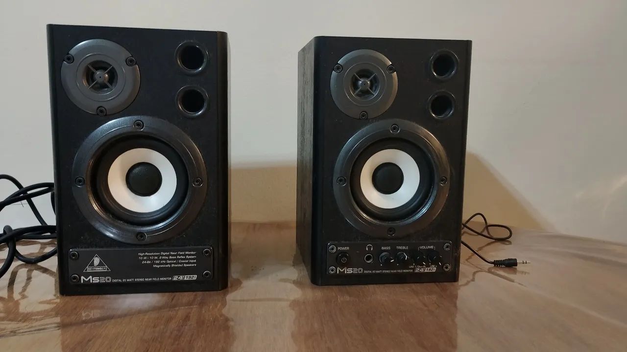 Monitor de Áudio Behringer MS20