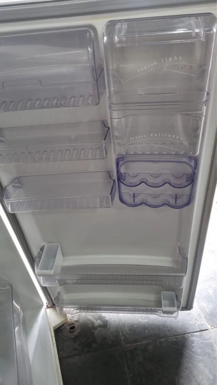 Vendo geladeira Electrolux 440 l fros free - Foto 5