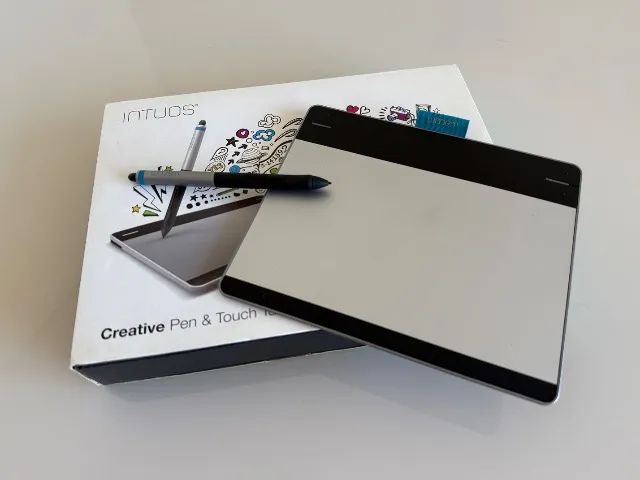 Mesa digitalizadora Wacom Intuos Creative Pen & Touch Tablet small + Case