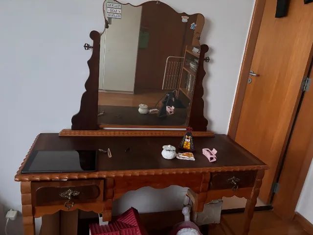 cama e penteadeira antiga 