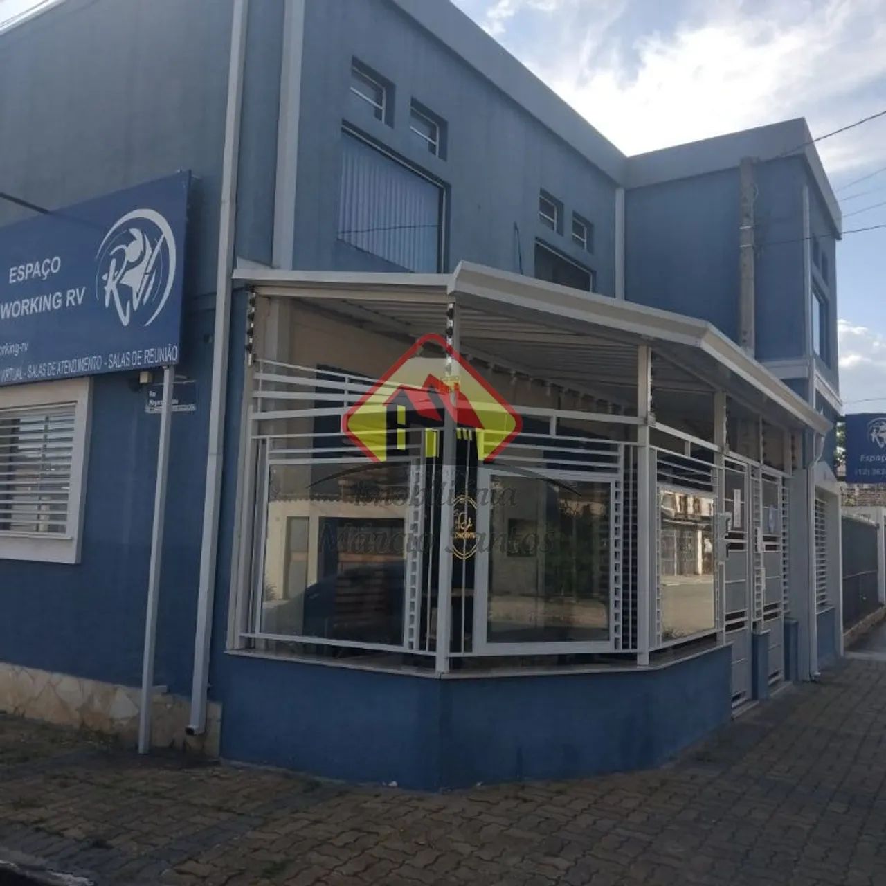 Sala mobiliada, com ar condicionado, Internet e muito mais. Segurança e excelente Localiza - Foto 3
