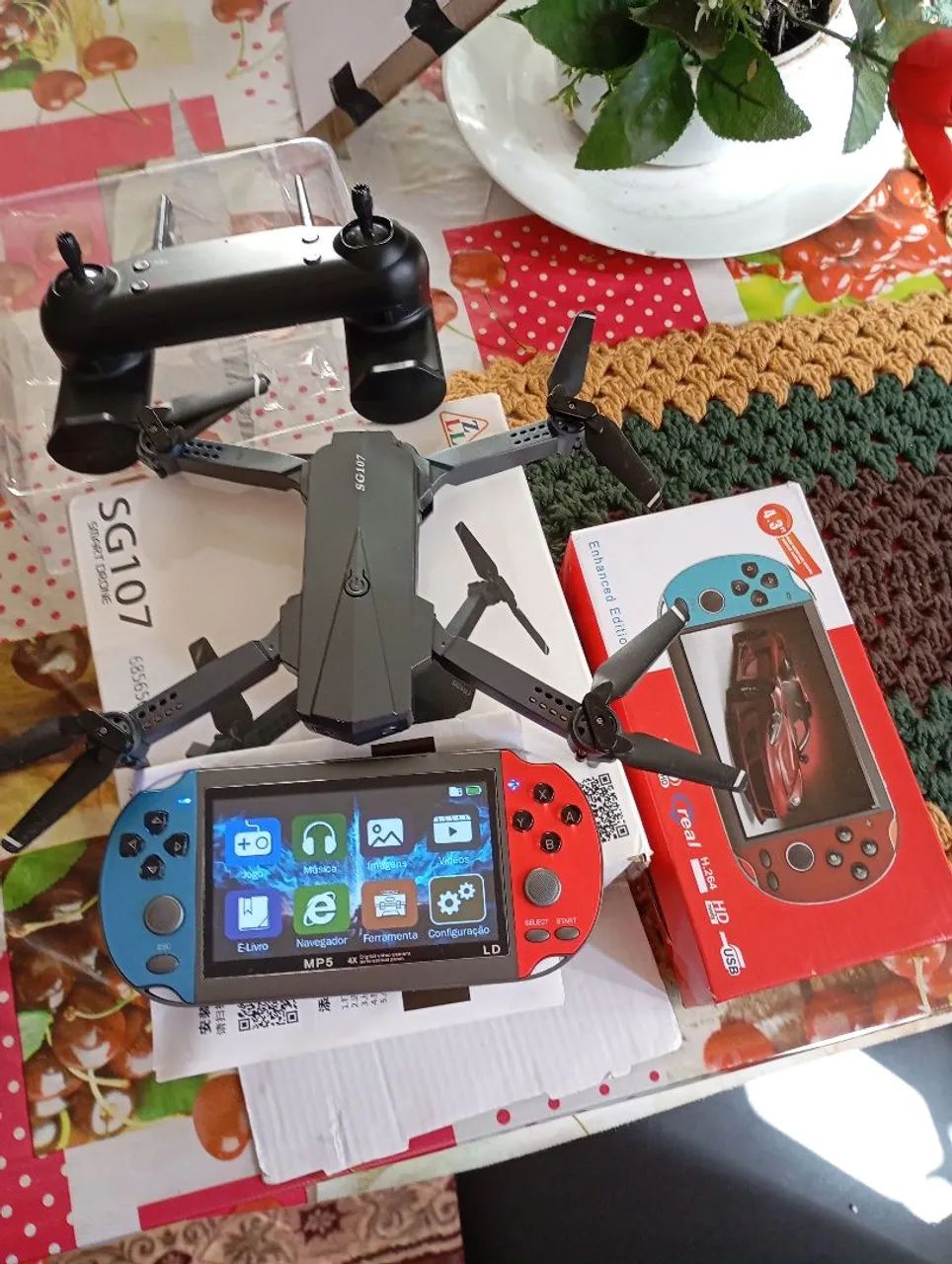 Vendo um drone e um jogo retro - Foto 2