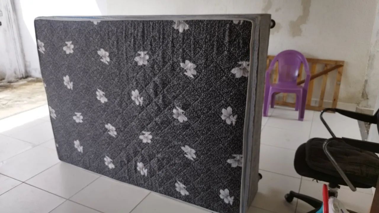Cama box casal super resistente (pouco usado) - Foto 2