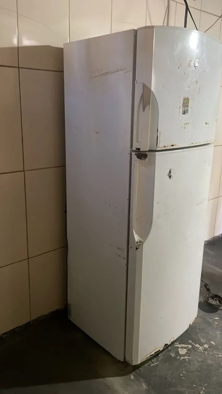 Vendo geladeira 