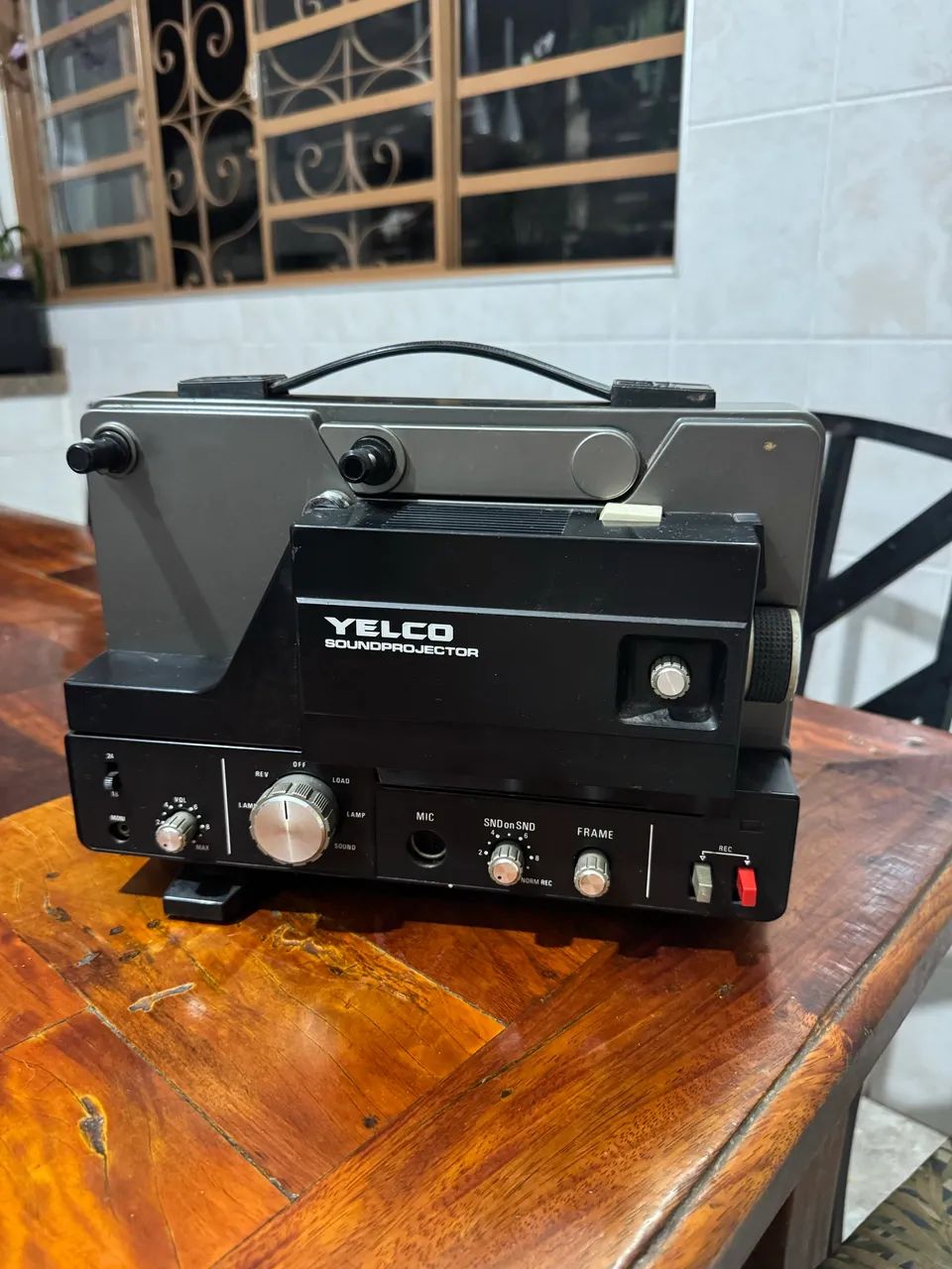 PROJETOR SUPER 8 - YELCO SOUNDPROJECTOR LSP-511