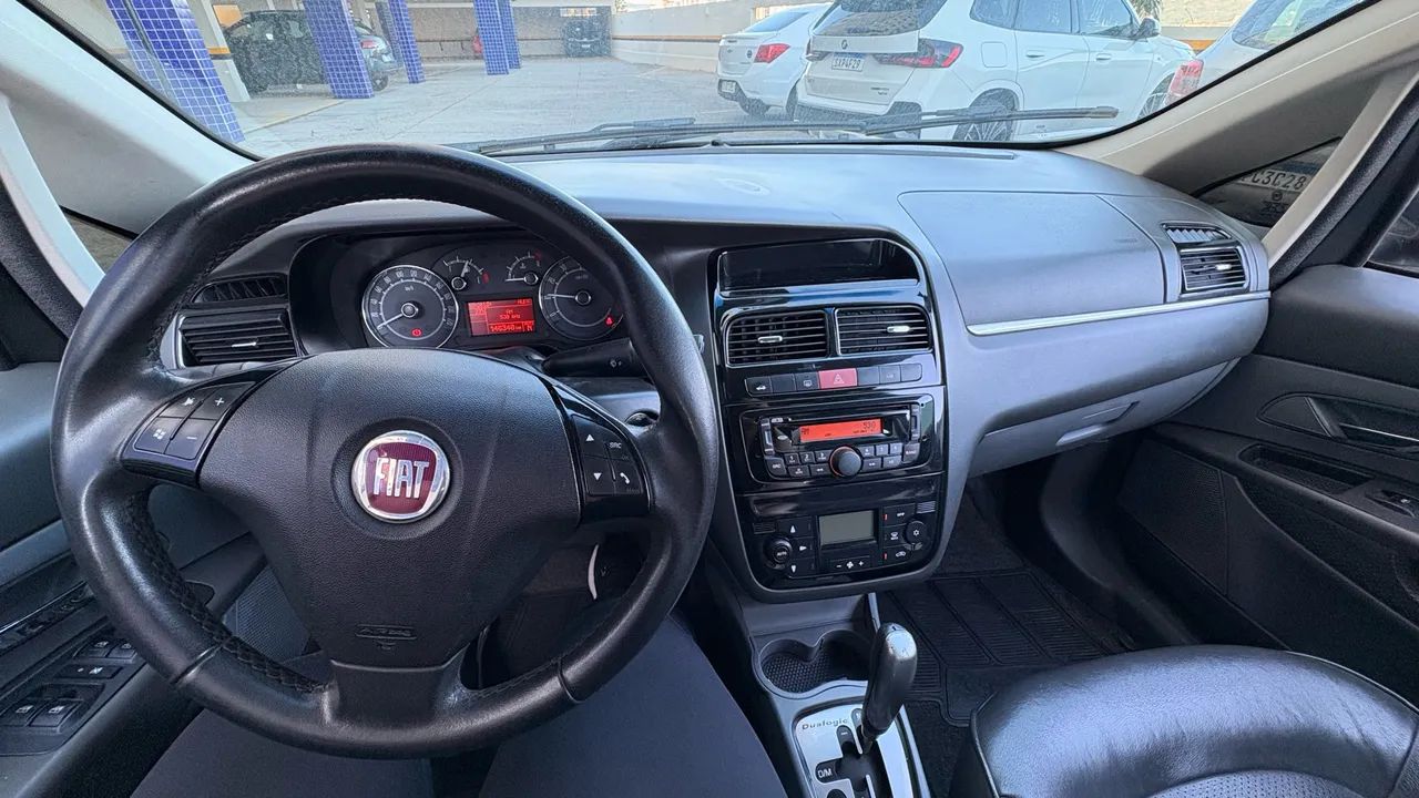 Fiat Linea Absolute 1.9/1.8 Flex Dualogic 4P 2011 - Foto 5