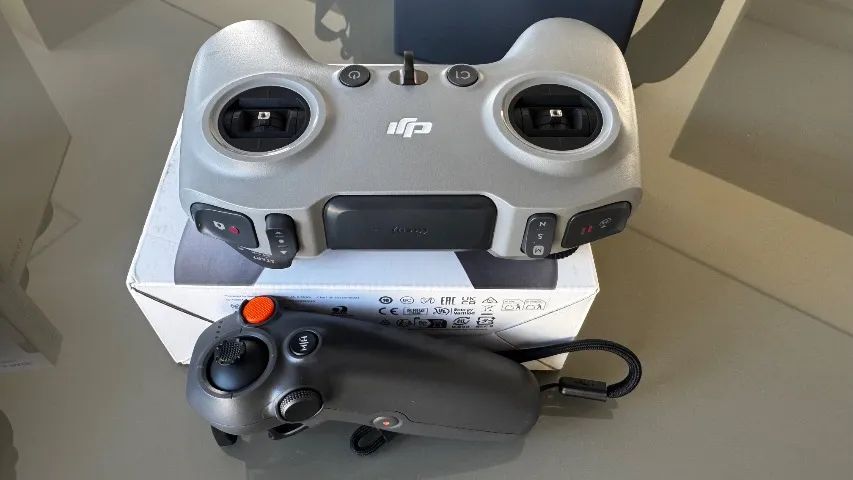 DJI Avata 2 Fly More Combo + Goggles 3 + N3 + FPV Controller 3 - Foto 5