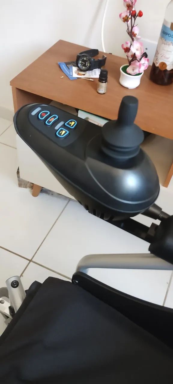  CADEIRA DE RODAS  - Foto 4