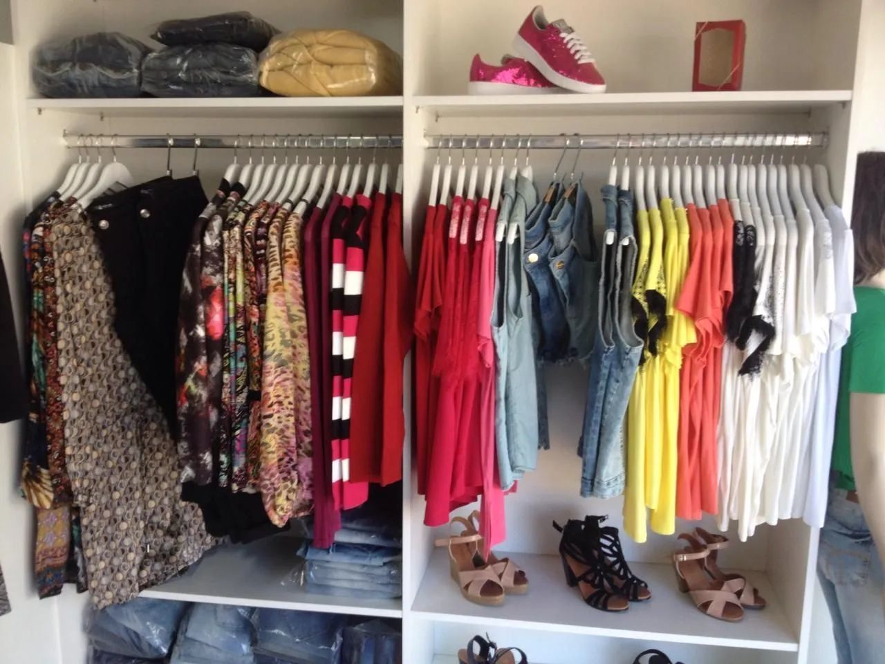 Lote Roupas femininas Novas 100 peças  - Foto 2