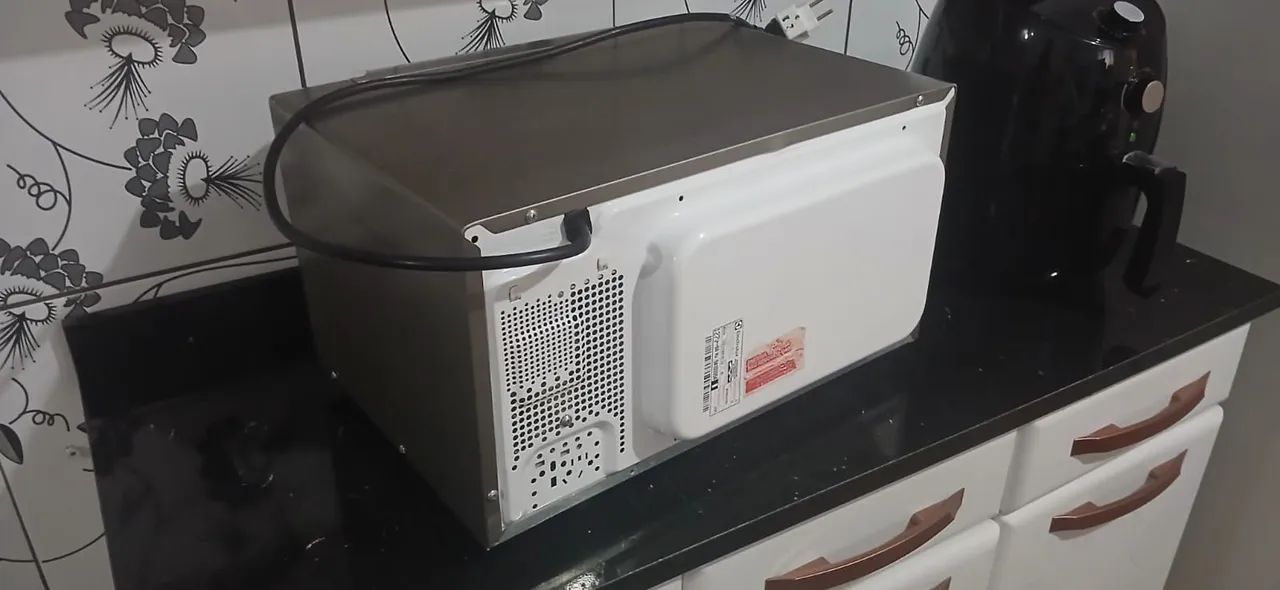 Microondas Eletrolux 27litros  - Foto 4