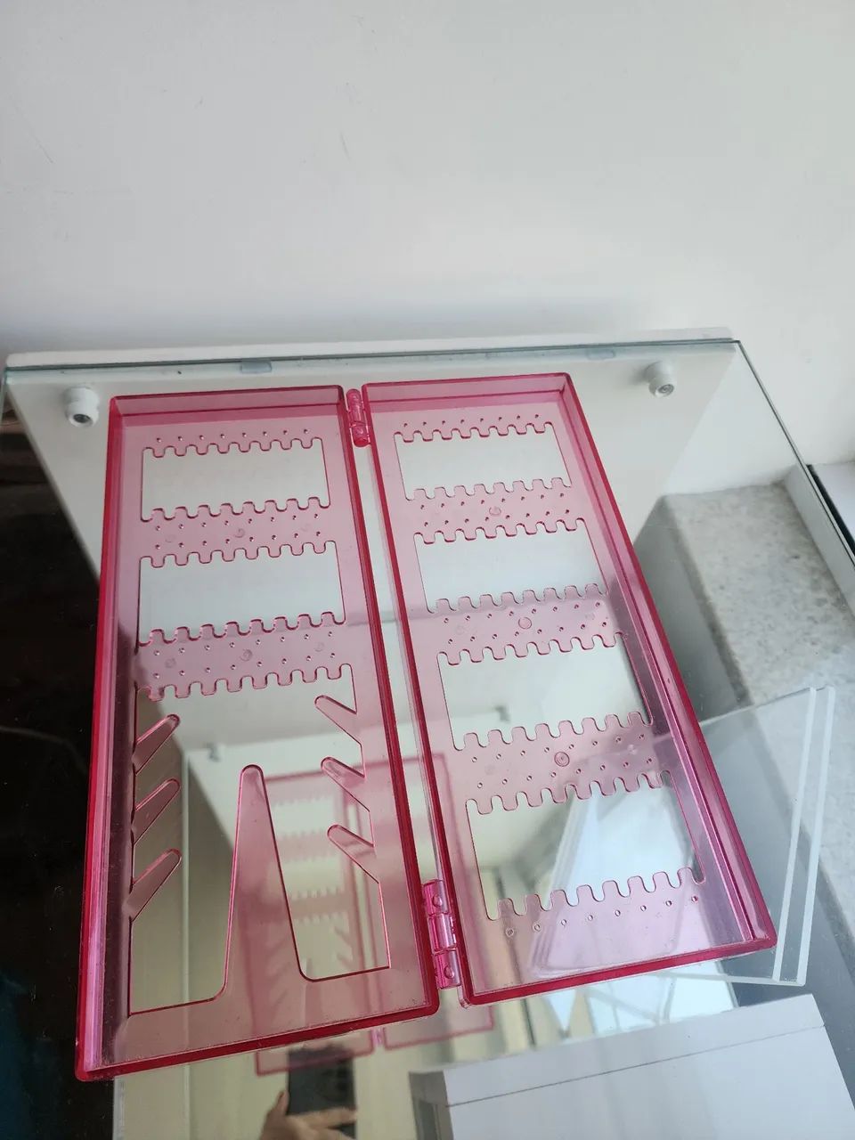 Porta brincos e anéis de acrílico pink - Foto 3