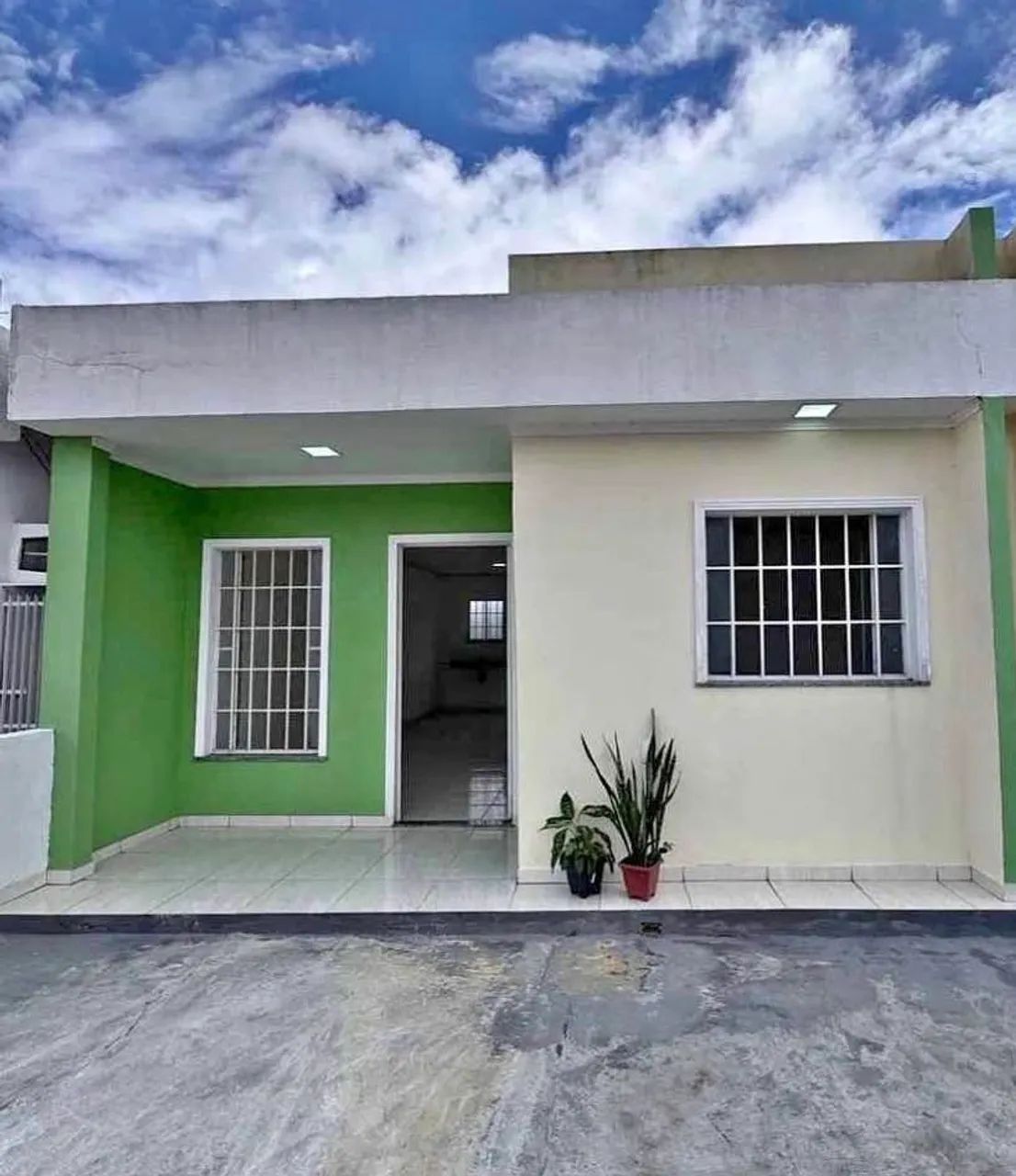 T.M/ CASA A VENDA EM JANDIRA