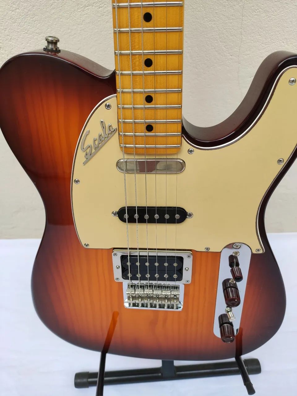 Luthier de guitarra, baixo, cavaquinho e violão  - Foto 2