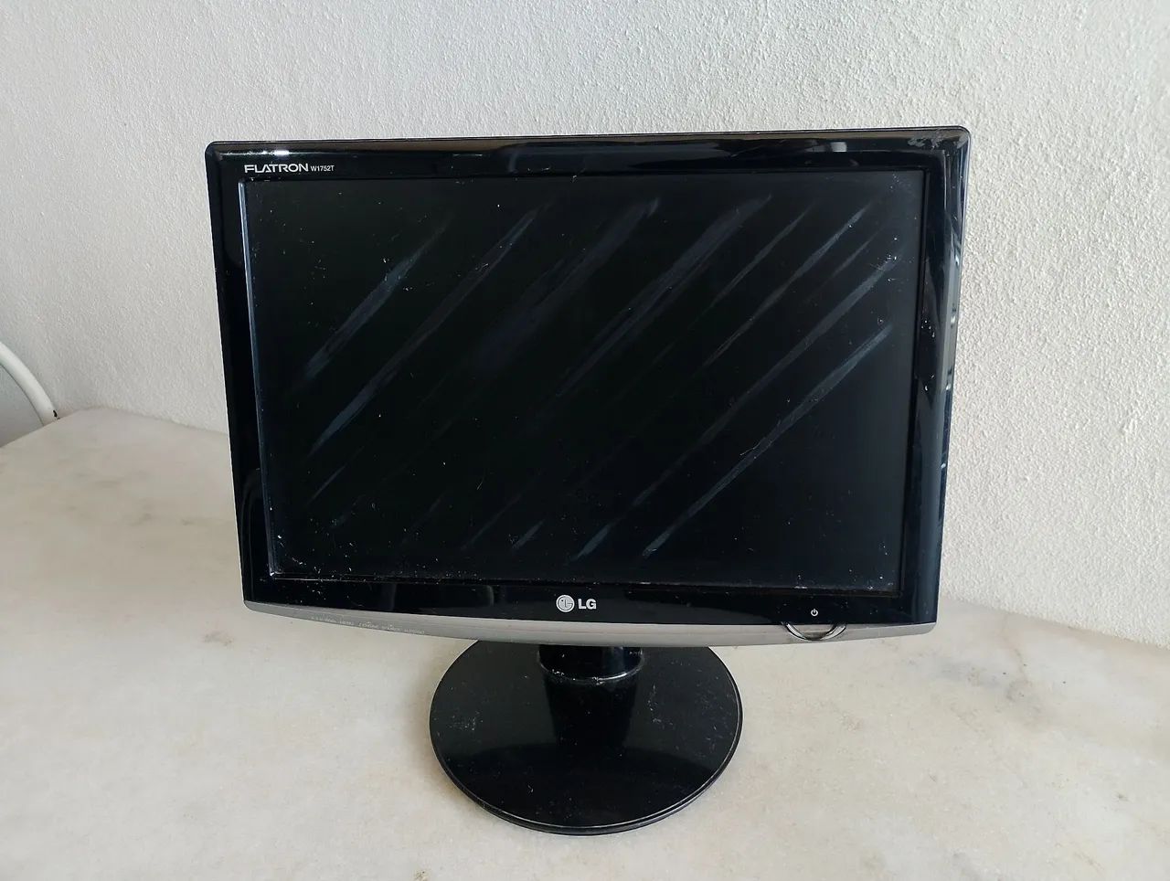 Monitor LG 17 polegadas com tela manchada - Foto 2