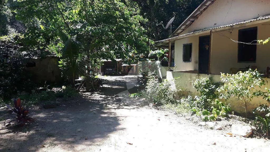 Ótimo Sítio com Imenso Terreno em Várzea das moças,