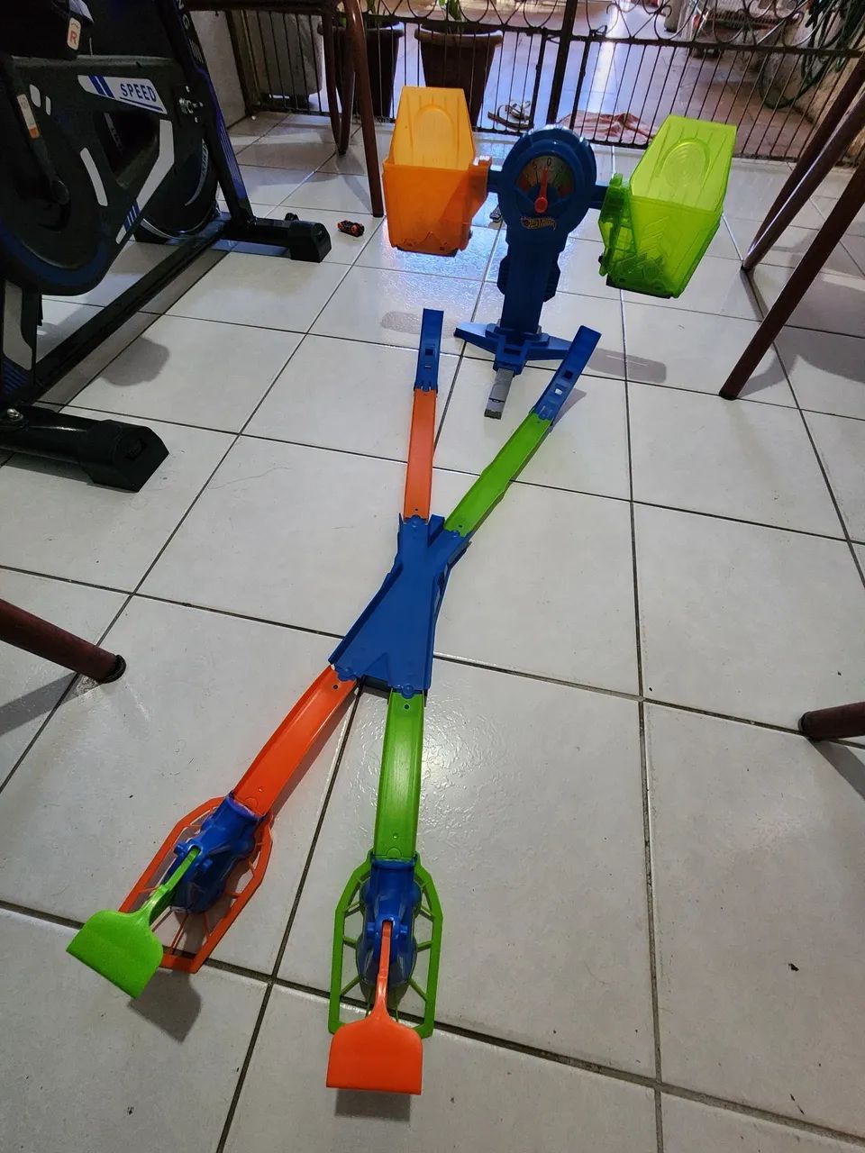 Pista Hotwheels equilíbrio 