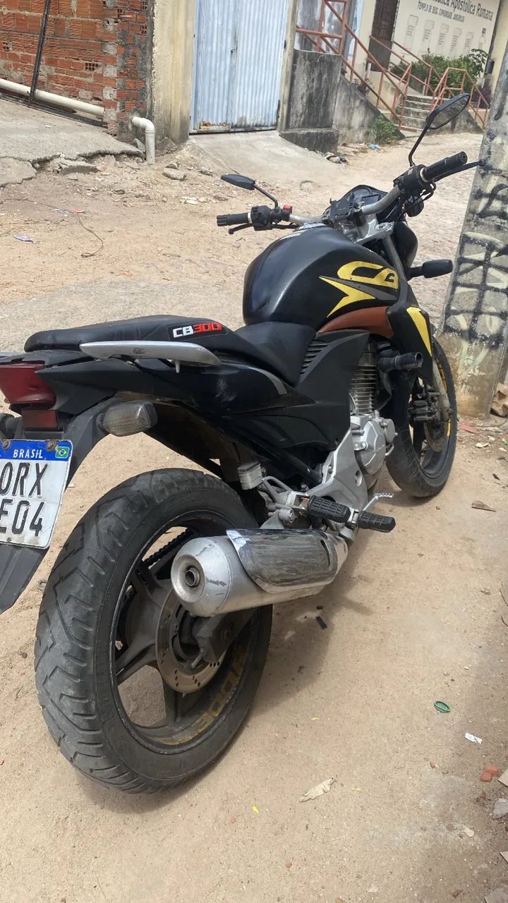 CB300