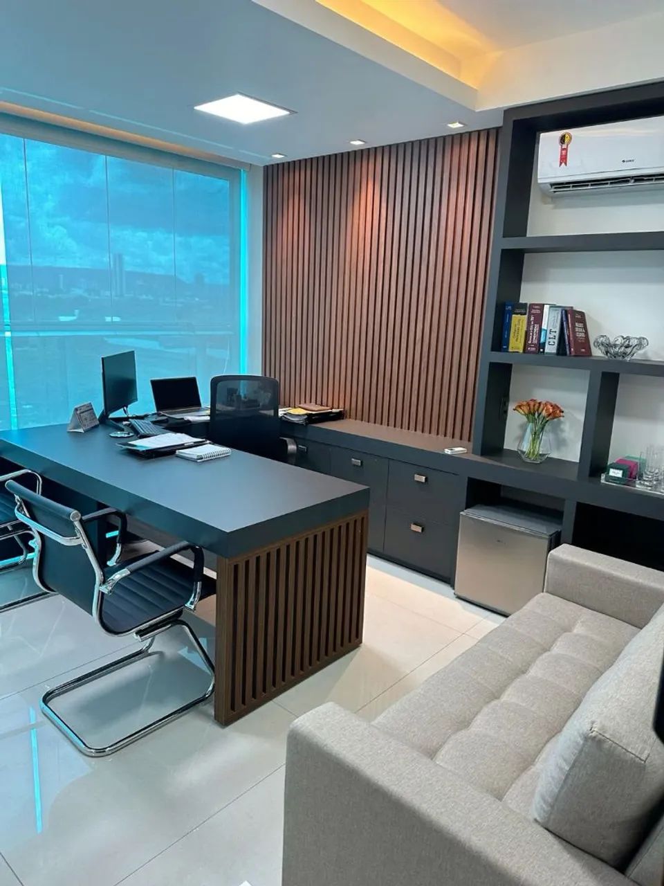 Escritório.escritorio.mesa.otimo espaço...423878565676328965