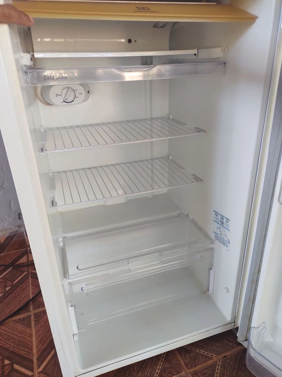 Vendo frigobar Electrolux 122 LTS  - Foto 3