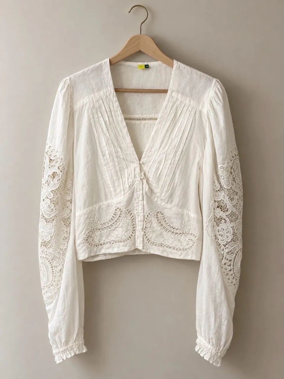 Blusa branca com renda 