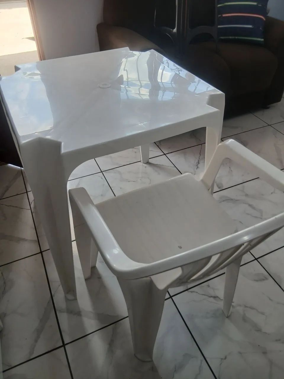 Mesa com uma cadeira - Foto 3