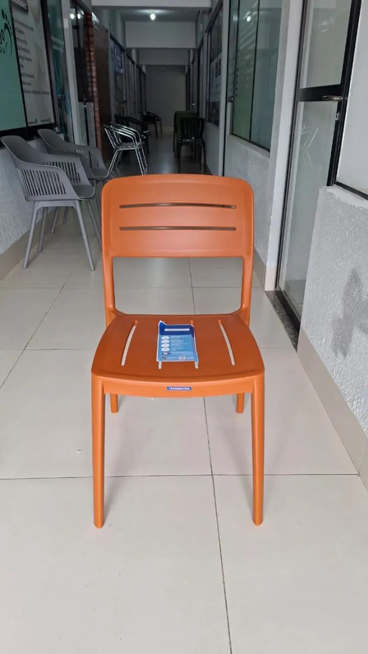 Cadeira em Plástico (em Polipropileno) - 01 unidade - Foto 2